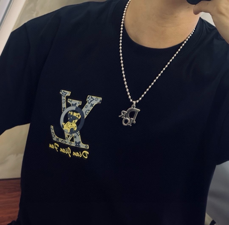 chr1st1an D10r necklaces